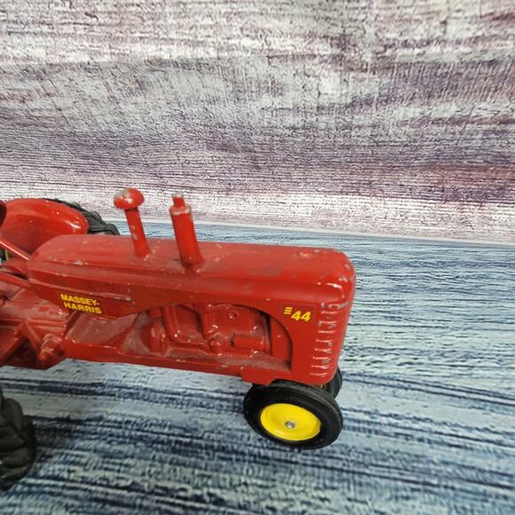 Vtg 1985 scale models 1/16 scale Massey Harris model 44 diecast n/front tractor - Picture 10 of 13